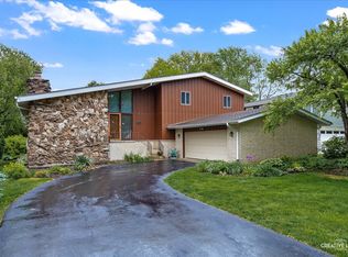 1919 N Chestnut Ave, Arlington Heights, IL