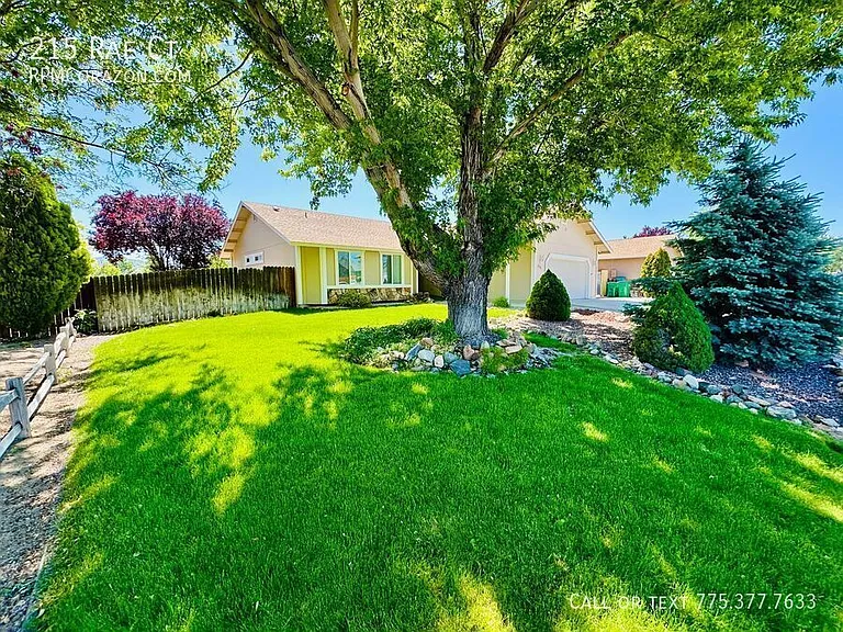 215 Rae Ct — Photo 1
