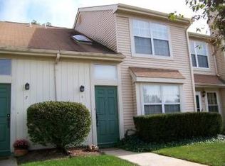 6 Canterbury Cir, Somerset, NJ 08873