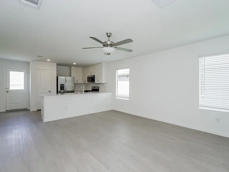 2736 River Knoll Ln — Photo 6