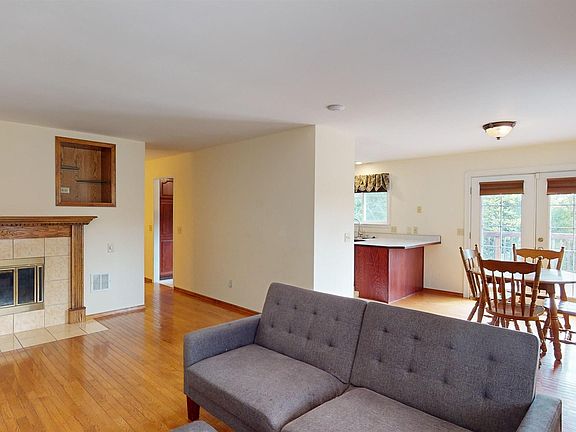 5th image of 890 SE Edge Knoll Dr
