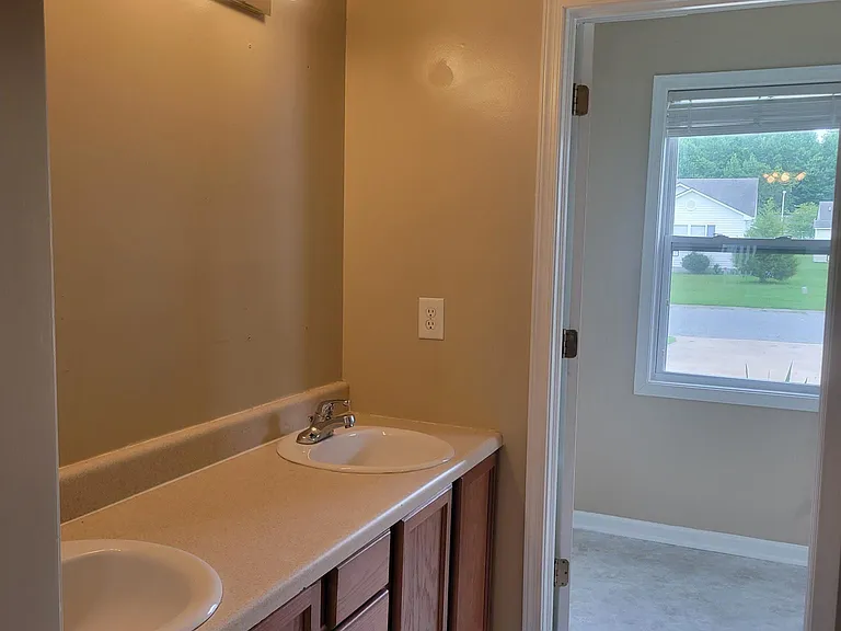 209 Meadowlark Ln — Photo 18
