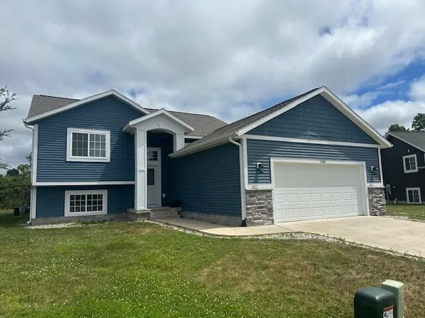 1316 Waters Edge Ct, Whitehall, MI 49461