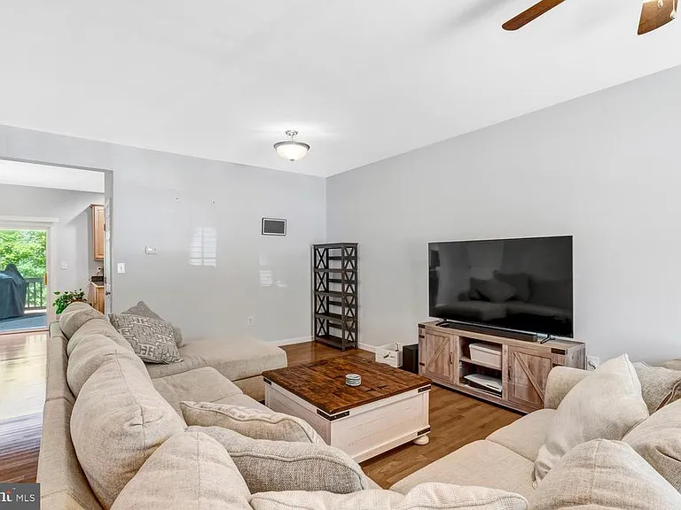 8628 Ellesmere Way — Photo 14