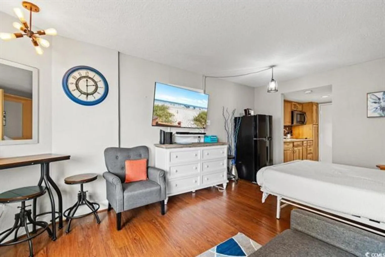 Studio, 1.0 bath, 376 sqft, $2,554 — Photo 2