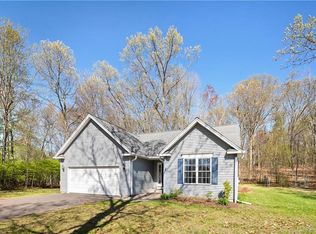 18 Eastview Dr, Vernon, CT 06066