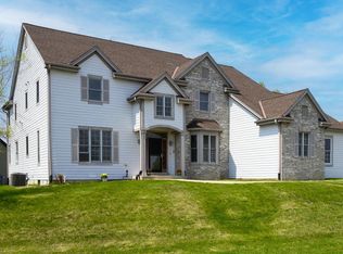 10930 W Meadow Creek Ct, Milwaukee, WI 53224