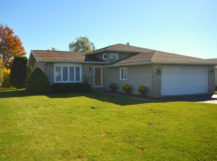 3 Country Ct, Lemont, IL 60439