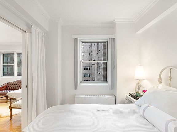 5th image of 100 W 57th St #19K