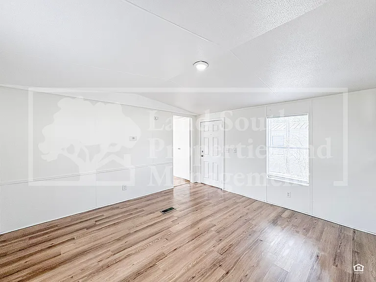 1165 Meadow Lawn St — Photo 4