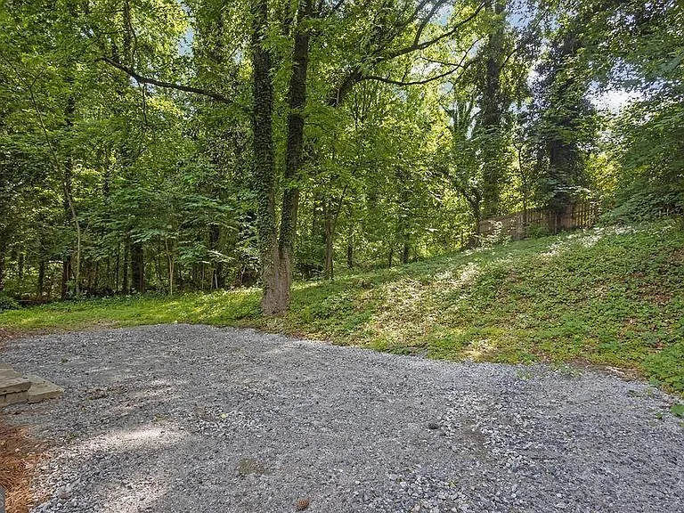 1080 Westmont Rd SW — Photo 4