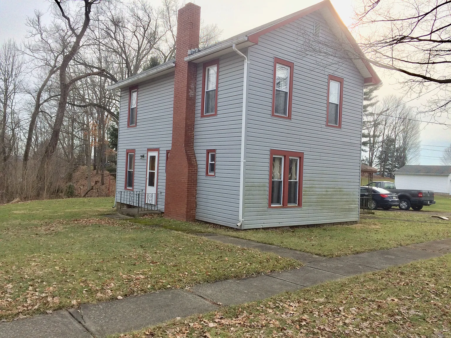 511 Spring St photo 1