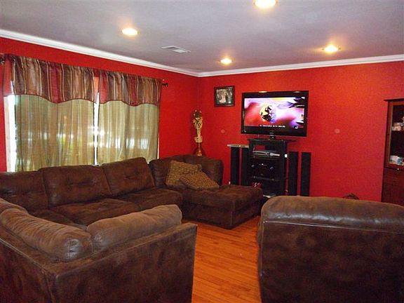 4th image of 3780 Dottielyn Ave