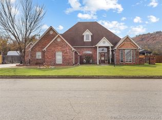 303 Nanih Waiya, Poteau, OK 74953