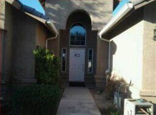 15632 W B St, Kerman, CA 93630