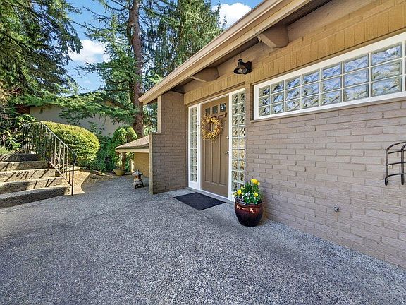 3rd image of 23419 Tamarack Ln