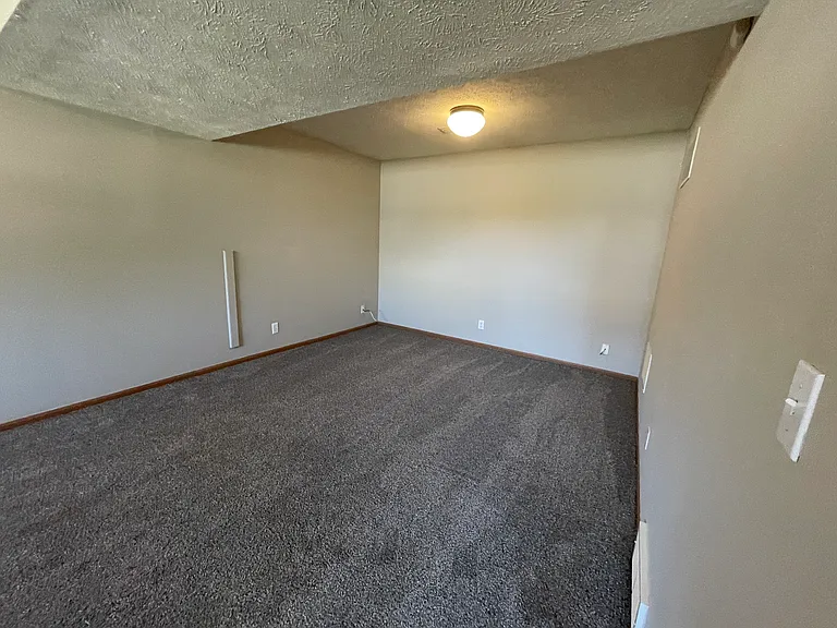 8013 Newport Ave — Photo 14