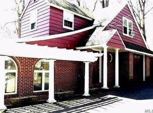 69 Wheatley Rd, Glen Head, NY 11545