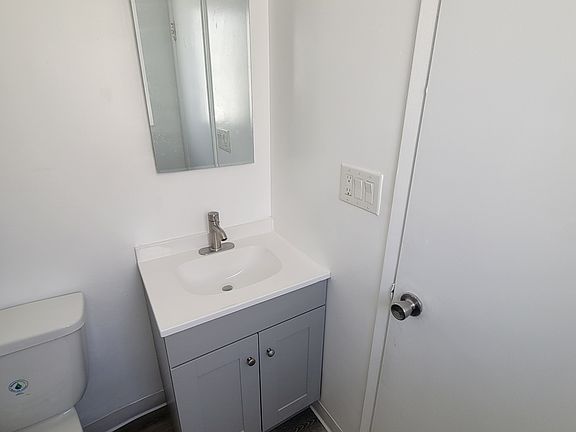 2nd image of 4501 Vista Del Monte Ave APT 1