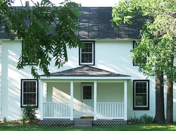 3256 Thompsons Mill Rd, Goldvein, VA 22720
