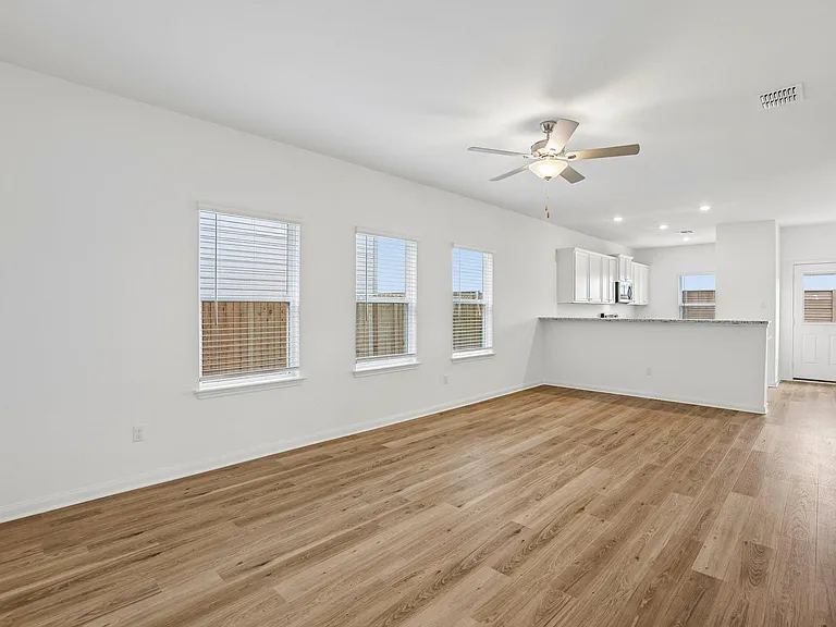 18400 Stellers Sea St — Photo 6