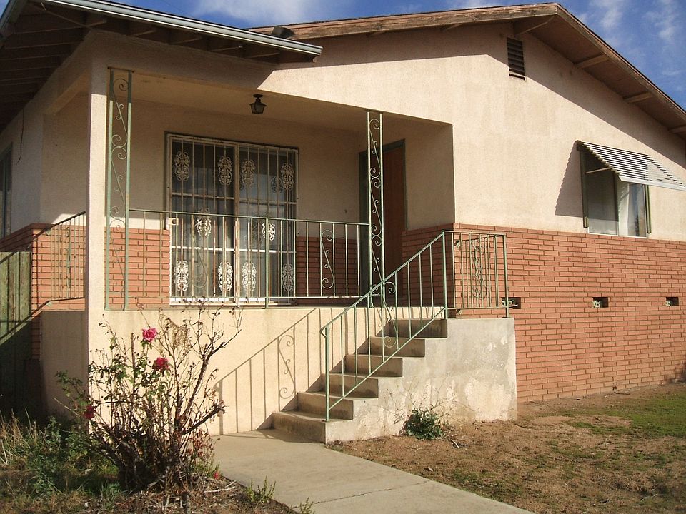 Front of Home w/porch