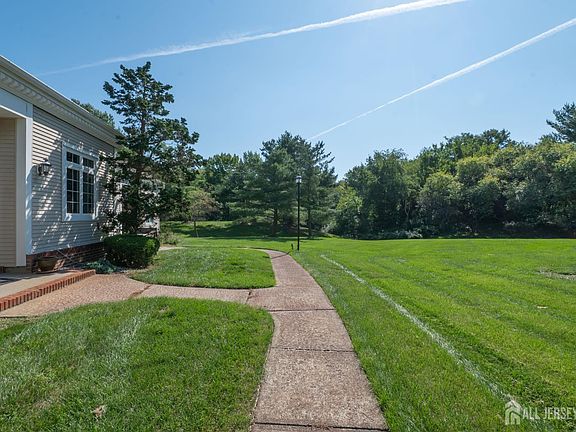 2nd image of 39 Winthrop Rd #B