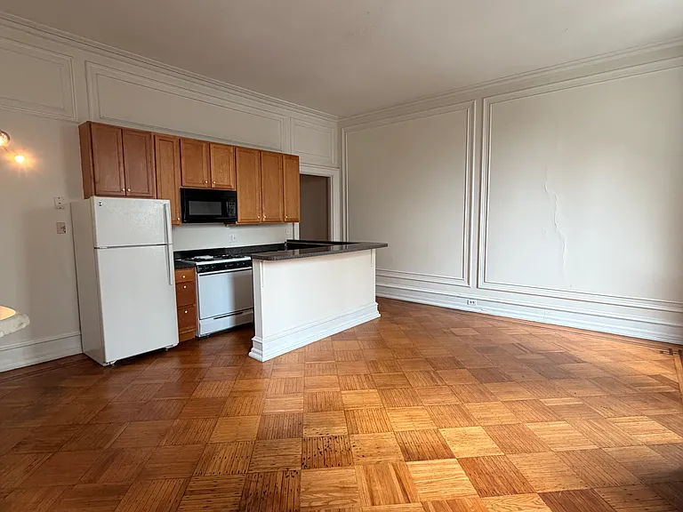 2035 Walnut St #2F — Photo 4