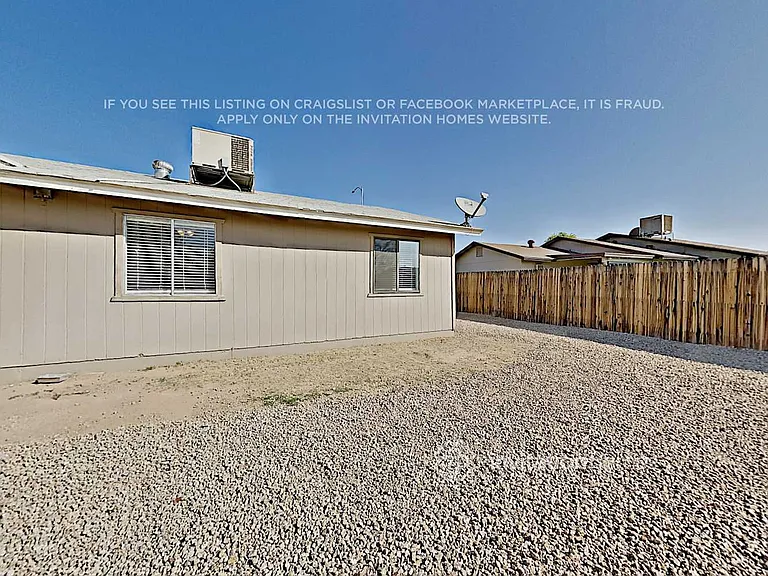 2853 E Escondido Ave — Photo 15