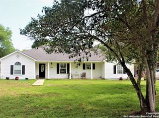 1408 County Road 664, Devine, TX 78016