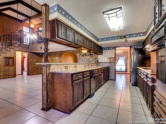 5th image of 248 Bluebonnet Ln