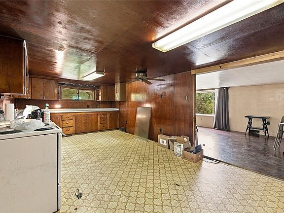 2nd image of 928 Duvall Rd