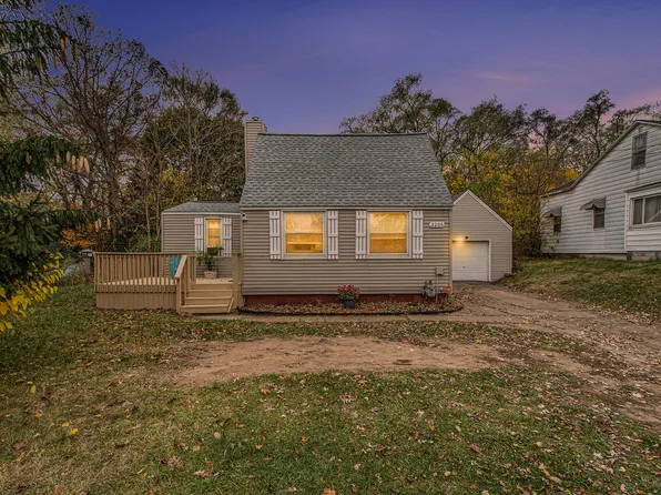 3205 Charlesgate Ave SW, Wyoming, MI 49509