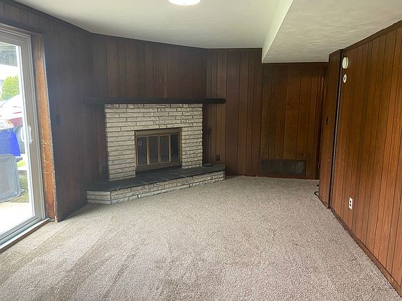 3rd image of 4130-4136 Canterbury Dr #4130