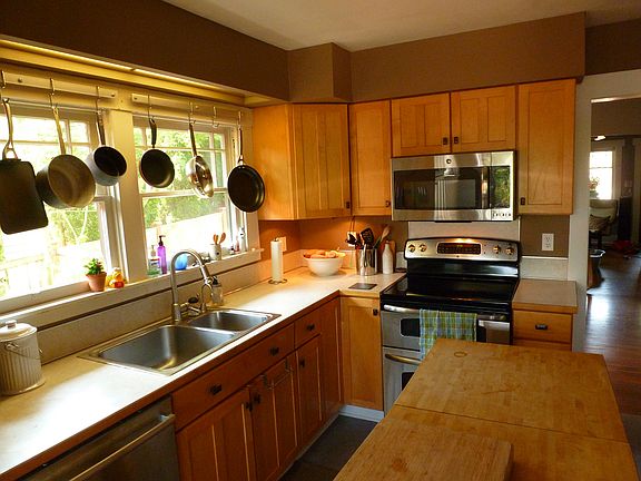 2nd image of 208 Percival St NW