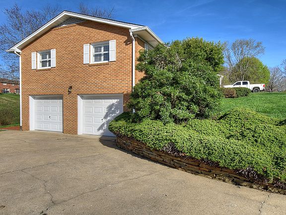 5th image of 1213 Caribbean Dr