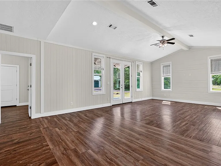 5444 Raymond Stotzer Pkwy — Photo 5