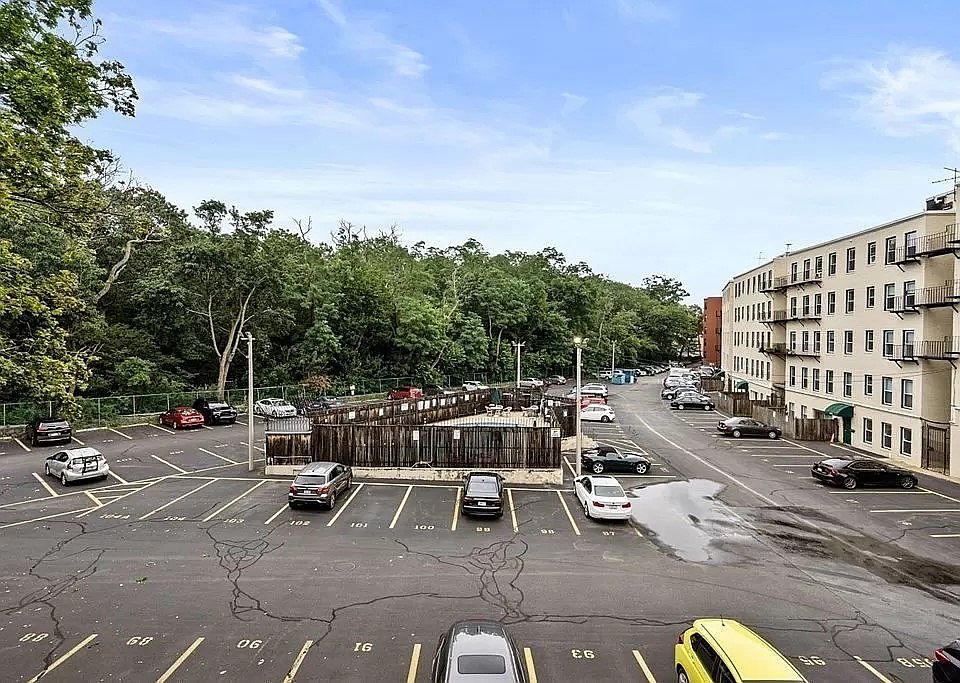 1st image of 88 Gordon St