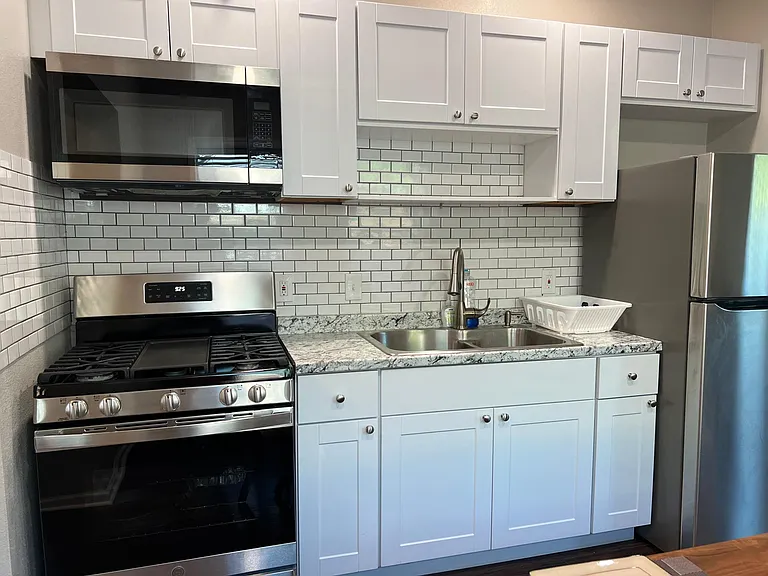 333 E Woodlawn Ave — Photo 9