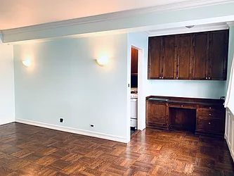 Rented by R New York