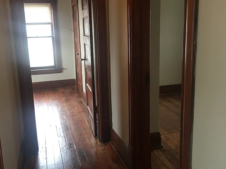 2516 Wirt St — Photo 9