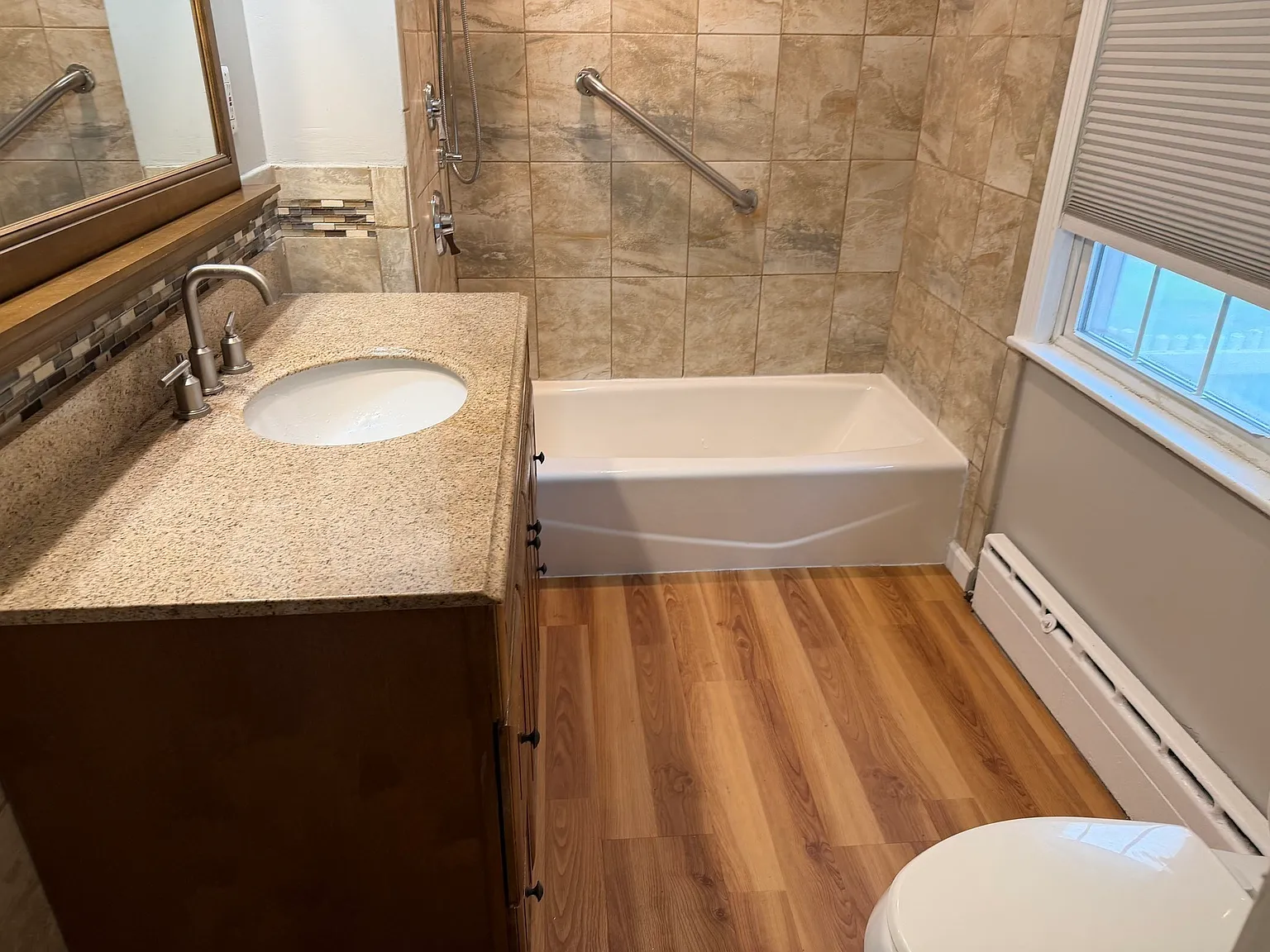 3 bed, 2.0 bath, 1356 sqft, $3,500 — Photo 3