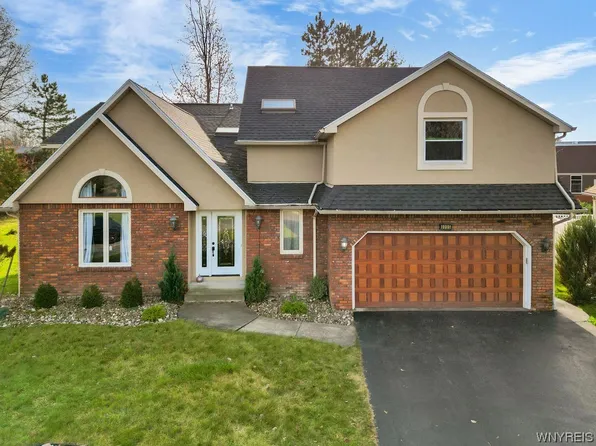 6005 Whitegate Xing, East Amherst, NY 14051