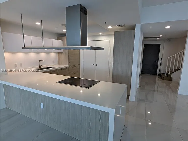17111 E Biscayne Blvd #1011 — Photo 15