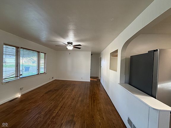 5th image of 808 Milroy St