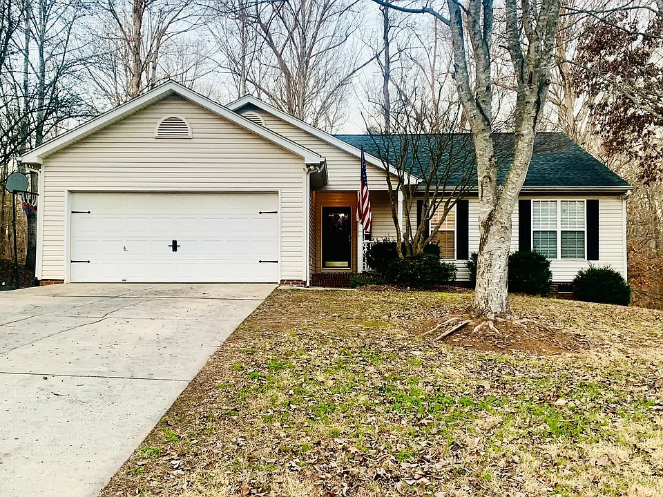 217 Leafmore Ct