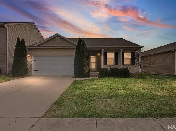 2613 Autumn Harvest Ln, Belleville, IL 62221