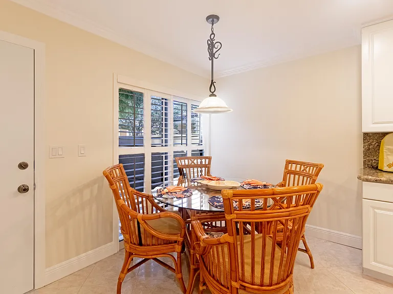533 Prestwick Cir — Photo 11