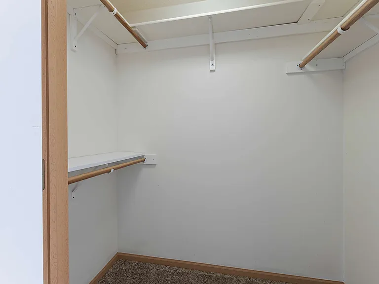 Park Ridge Apartments — Photo 56