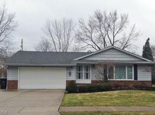 5376 Meadow Wood Blvd, Lyndhurst, OH